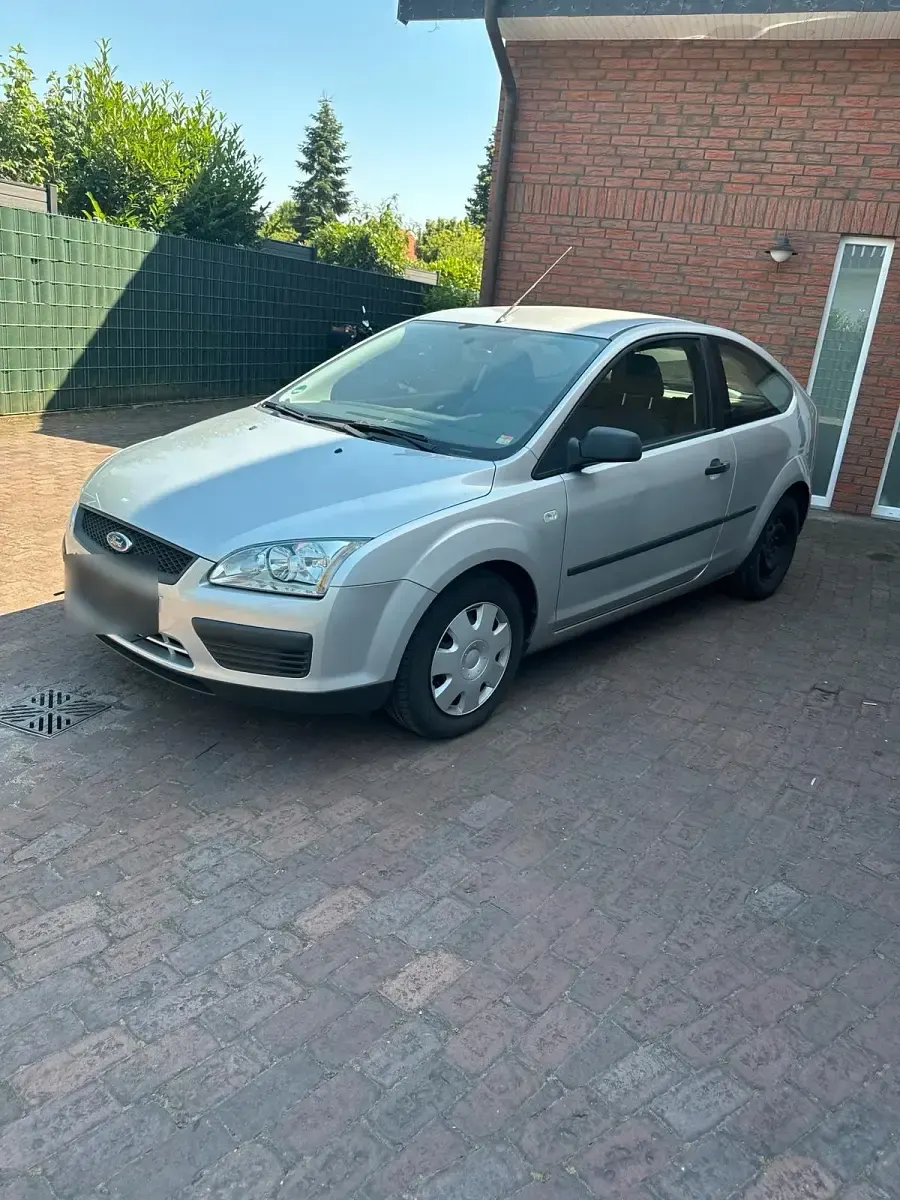 Gebraucht Ford Focus 80 PS (58 kW) 2005 Silber