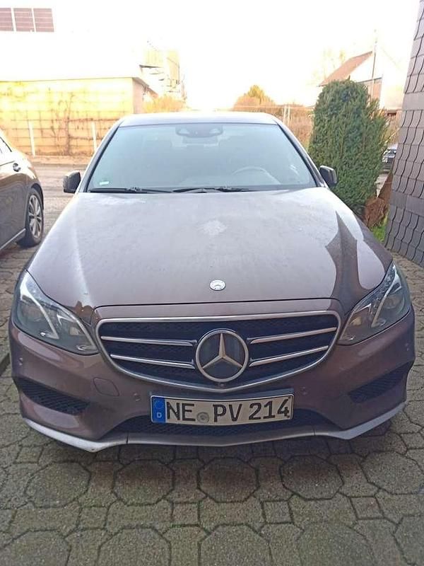 Gebraucht Mercedes E350 252 PS (185 kW) 2013 Braun Limousine