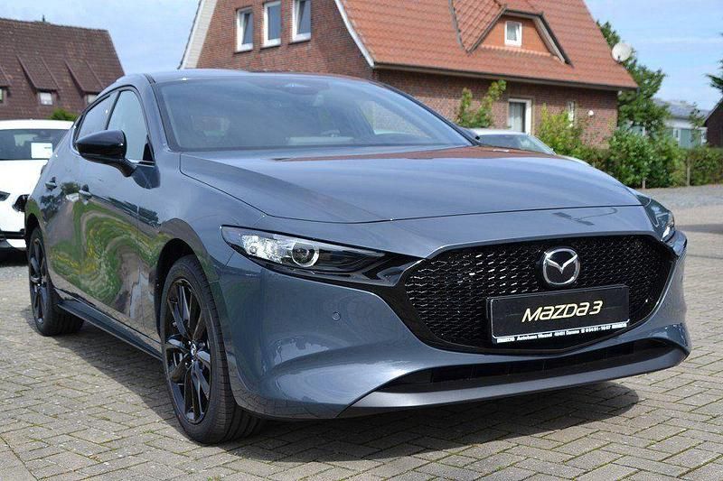 Grau Neu 2025 Mazda 3 Homura-Line Limousine | 27.450 € - Bild 1/4