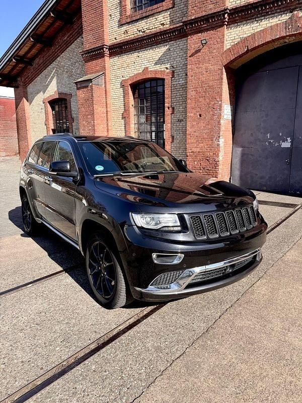 Gebraucht Jeep Grand Cherokee Summit 250 PS (183 kW) 2016 Schwarz SUV