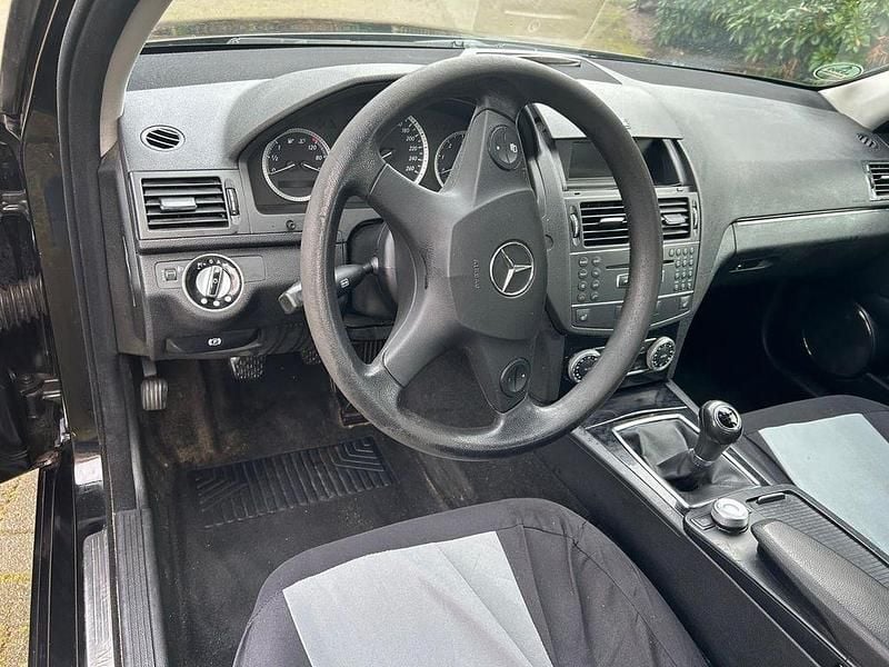 Gebraucht Mercedes C200 136 PS (100 kW) 2008 Schwarz Limousine