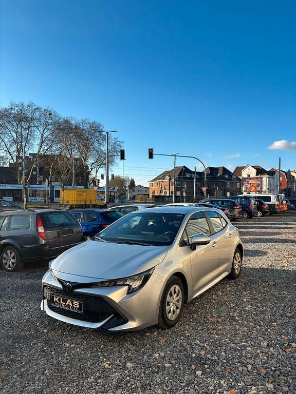 Gebraucht Toyota Corolla Basis 116 PS (85 kW) 2019 Silber Limousine
