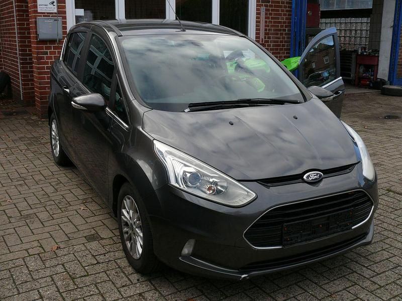 Grau Gebraucht 2015 Ford B-MAX Titanium Van / Kleinbus | 6.200 € (Guter Preis) - Bild 1/4