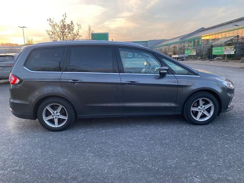 Gebraucht Ford Galaxy Titanium 150 PS (110 kW) 2022 Grau Van / Kleinbus