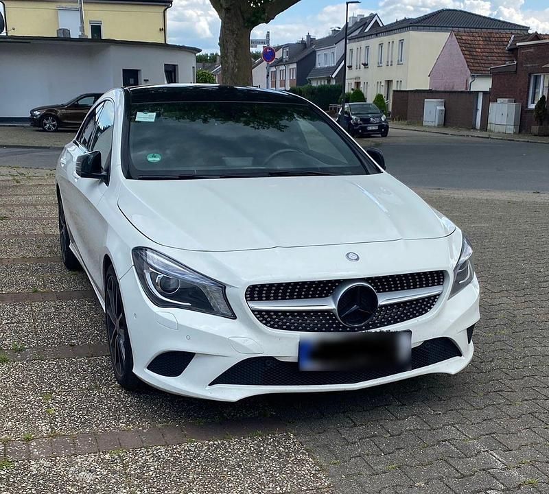 Gebraucht Mercedes CLA180 Night 2014 Weiß Limousine
