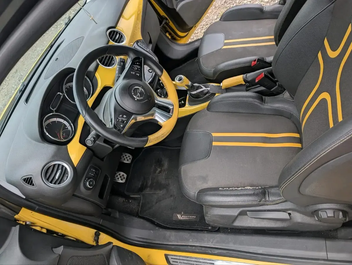 Gebraucht Opel Adam 69 PS (50 kW) 2013 Gelb Kleinwagen