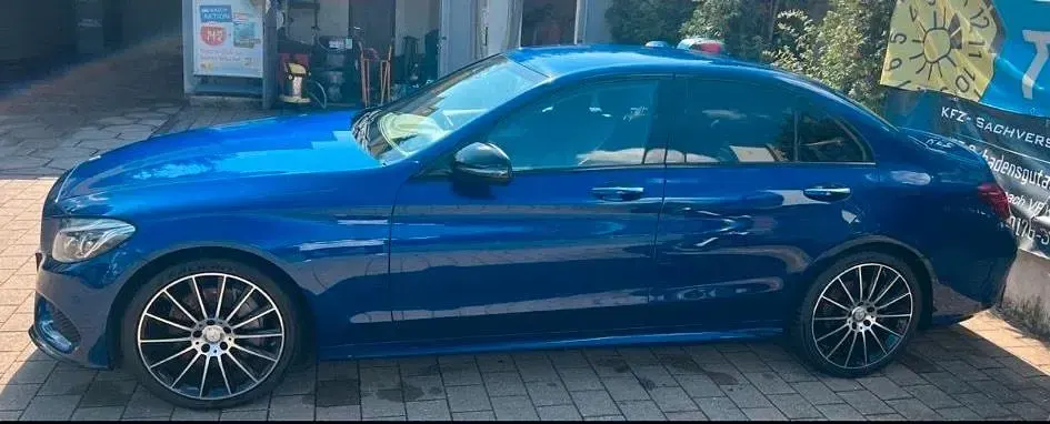 Gebraucht Mercedes C300 204 PS (150 kW) 2016 Blau Limousine