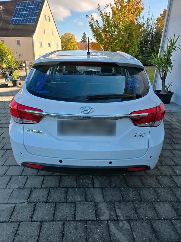 Gebraucht Hyundai i40 Edition 135 PS (99 kW) 2013 Weiß Kombi