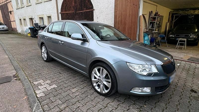 Gebraucht Skoda Superb 160 PS (117 kW) 2008 Silber Limousine