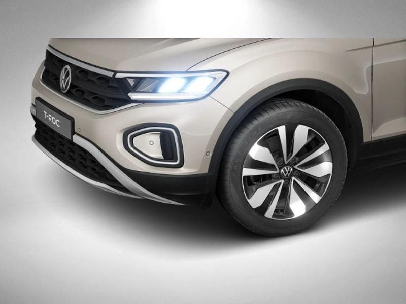 Gebraucht VW T-Roc Life 150 PS (110 kW) 2024 Silber (ivory silver metallic) SUV