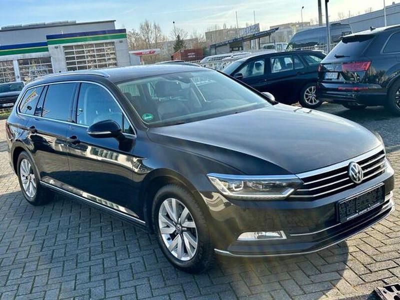 Gebraucht VW Passat Highline 150 PS (110 kW) 2015 Schwarz Kombi