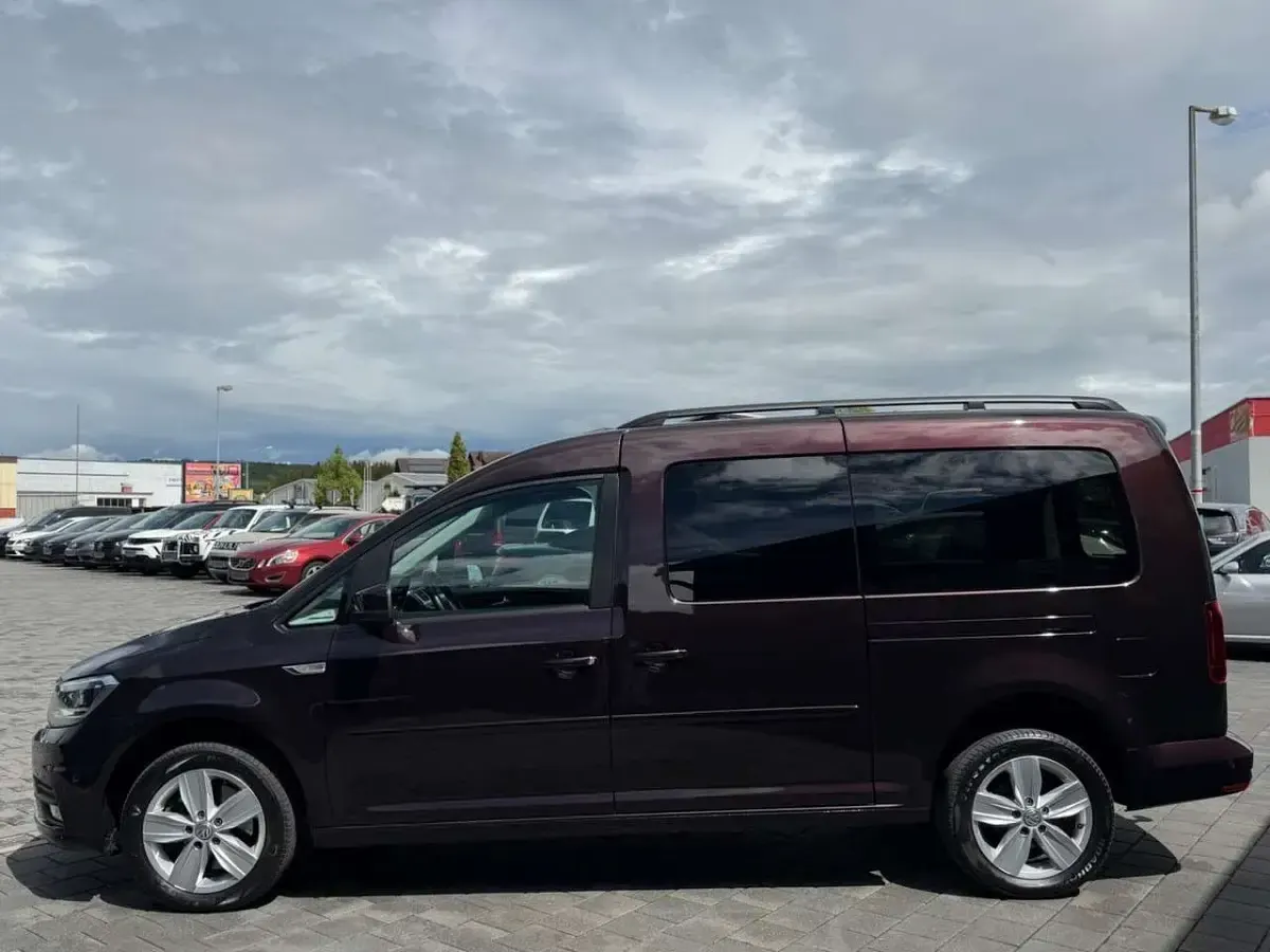 Second-hand VW Caddy Maxi Comfortline 150 CP (110 kW) 2020 Negru Monovolum