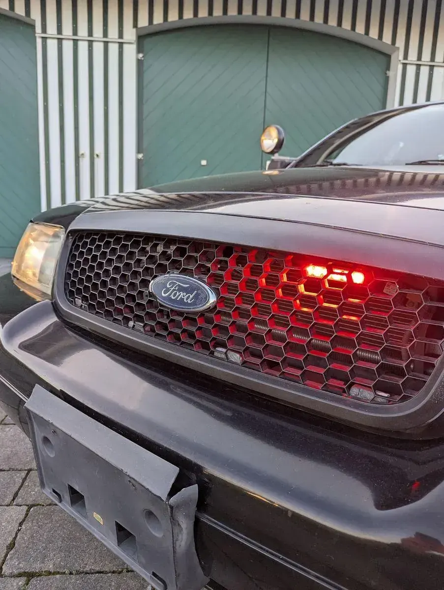 Gebraucht Ford Crown 250 PS (183 kW) 2008 Schwarz Limousine