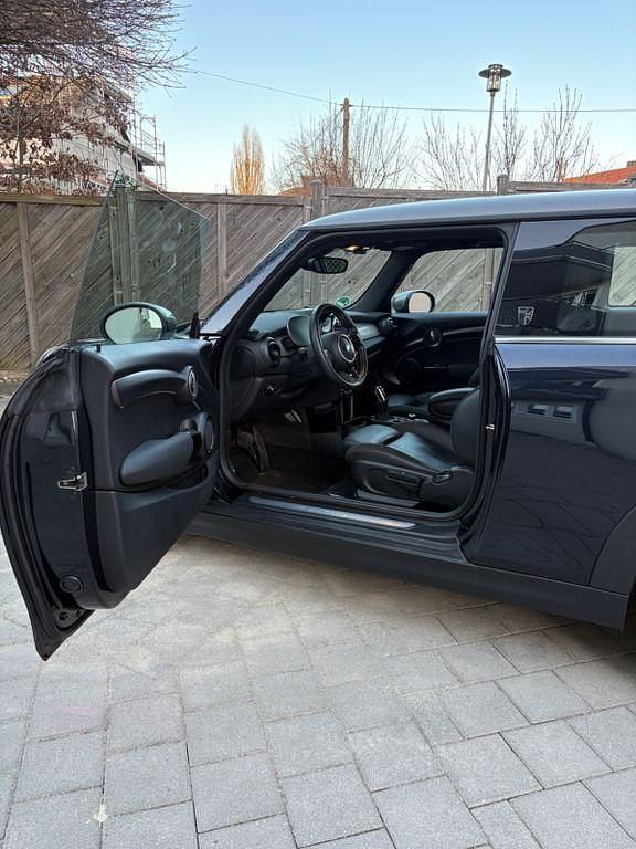 Gebraucht Mini Cooper SE 75 kW (102 PS) 2022 Schwarz Kleinwagen