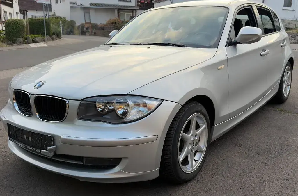 Gebraucht BMW 116 122 PS (89 kW) 2011 Silber Kleinwagen