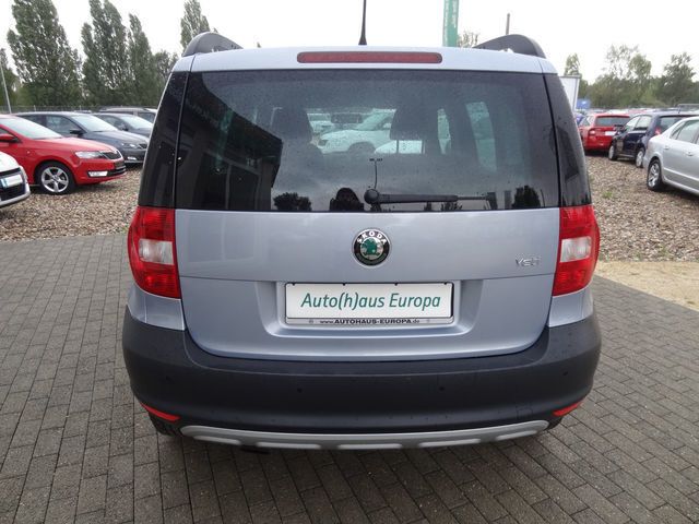 Gebraucht Skoda Yeti Active 105 PS (77 kW) 2012 Blau metallic SUV