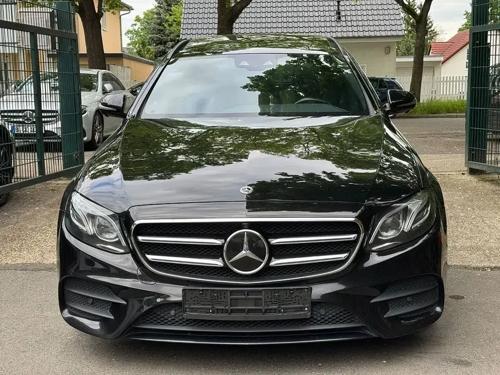 Gebraucht Mercedes E350 AMG line 258 PS (189 kW) 2017 Schwarz Limousine