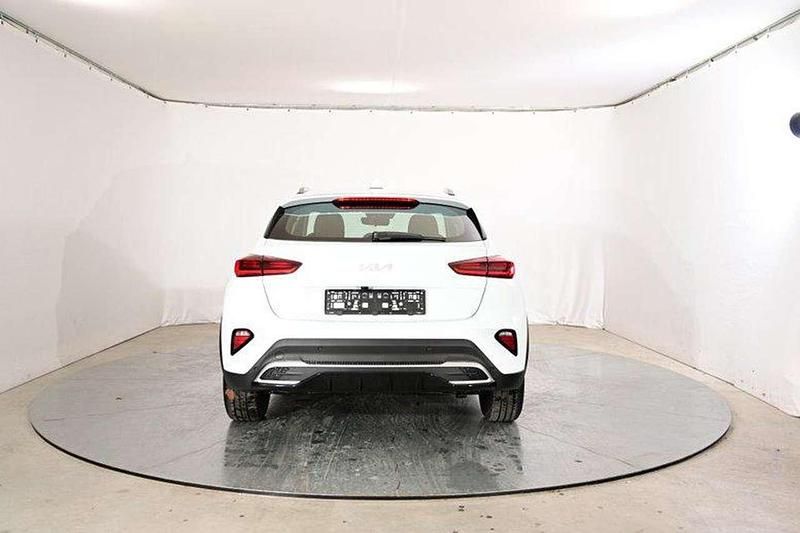 Neu Kia XCeed Silver 150 PS (110 kW) 2025 Carraraweiß SUV