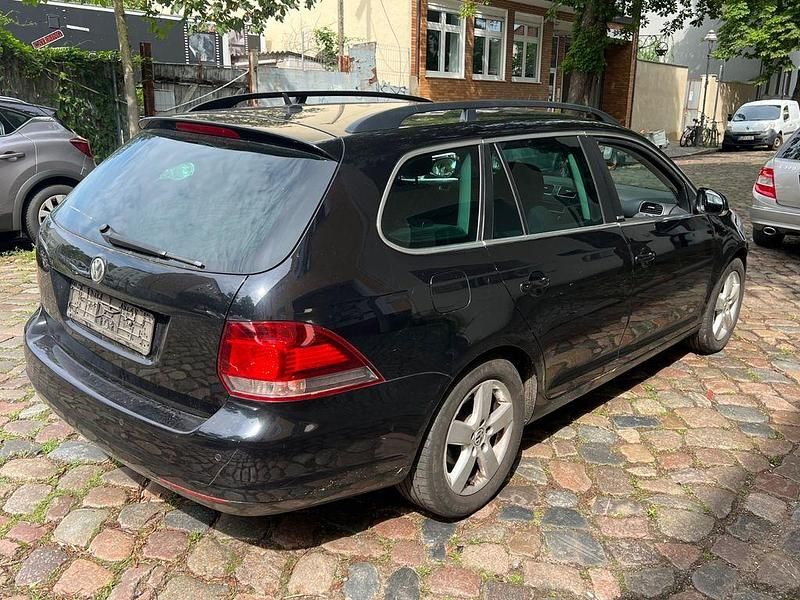 Gebraucht VW Golf VI Style 105 PS (77 kW) 2012 Schwarz Kleinwagen