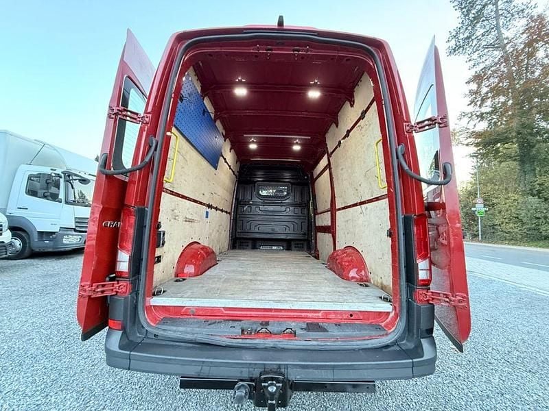 Gebraucht VW Crafter 177 PS (130 kW) 2018 Kirschrot Van