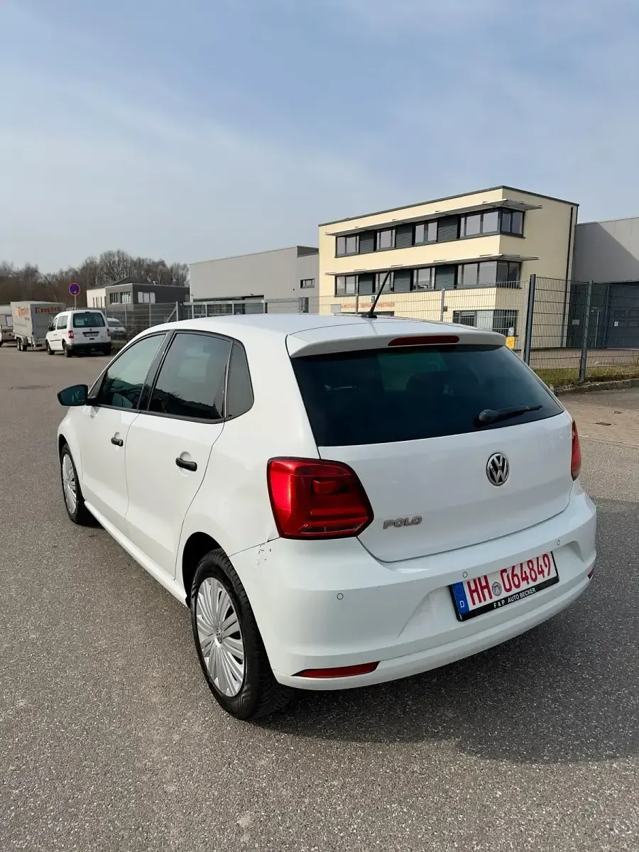 Second-hand VW Polo Trendline 60 CP (44 kW) 2014 Alb Berlinǎ