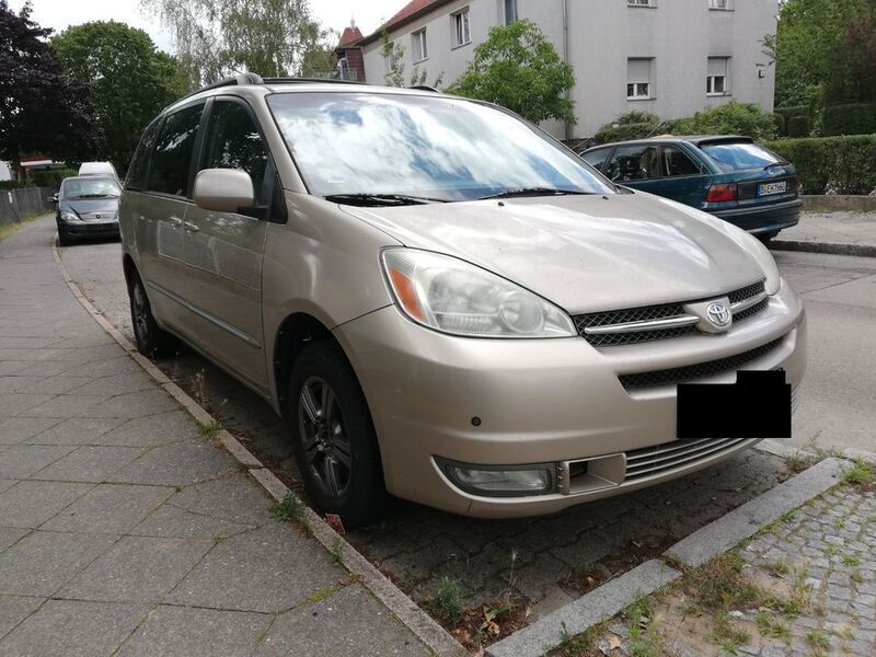 Grau Gebraucht 2010 Toyota Sienna Limited Van / Kleinbus | 5.600 € - Bild 1/2