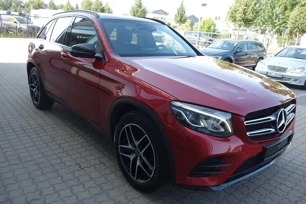 Gebraucht Mercedes GLC250 AMG 204 PS (150 kW) 2019 Rot SUV