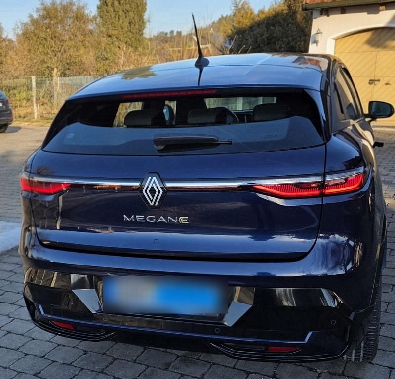 Gebraucht Renault Megane E-Tech Evolution 161 kW (220 PS) 2022 Blau Coupé