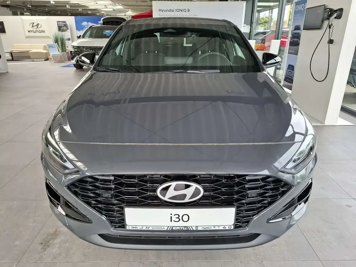 Gebraucht Hyundai i30 Advantage 115 PS (84 kW) 2026 Ecotronic grey Limousine