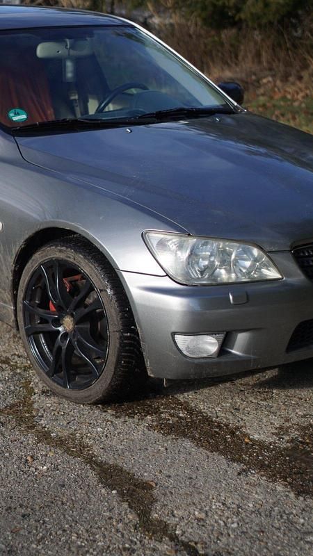 Gebraucht Lexus IS200 155 PS (114 kW) 2002 Grau Limousine