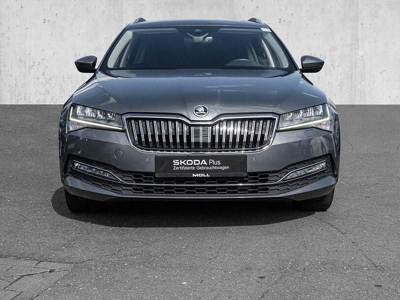 Gebraucht Skoda Superb Style 150 PS (110 kW) 2022 Graphitegrau (metallic) Kombi