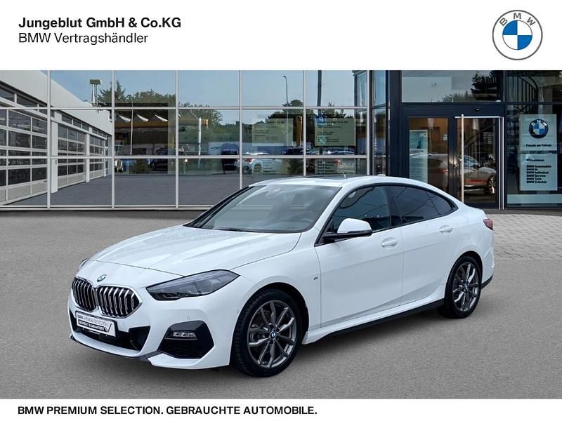 Weiss Gebraucht 2024 BMW 218 M Sport Limousine | 30.610 € (Guter Preis) - Bild 1/3