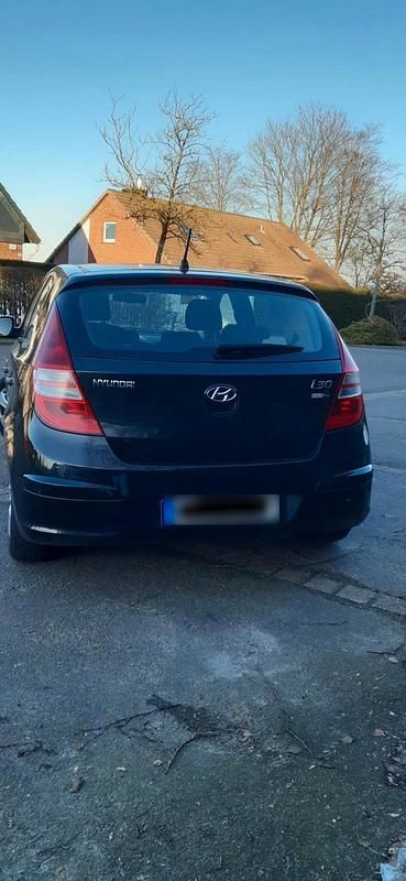 Gebraucht Hyundai i30 109 PS (80 kW) 2009 Schwarz Kleinwagen