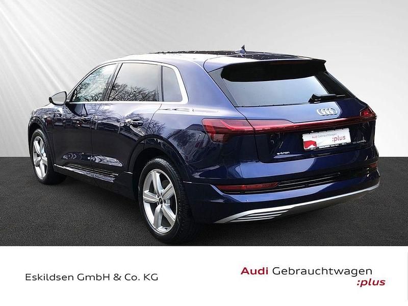 Gebraucht Audi e-tron Advanced Plus 300 kW (408 PS) 2023 Navarrablau metallic SUV