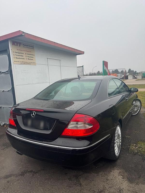 Gebraucht Mercedes CLK200 184 PS (135 kW) 2008 Schwarz Coupé