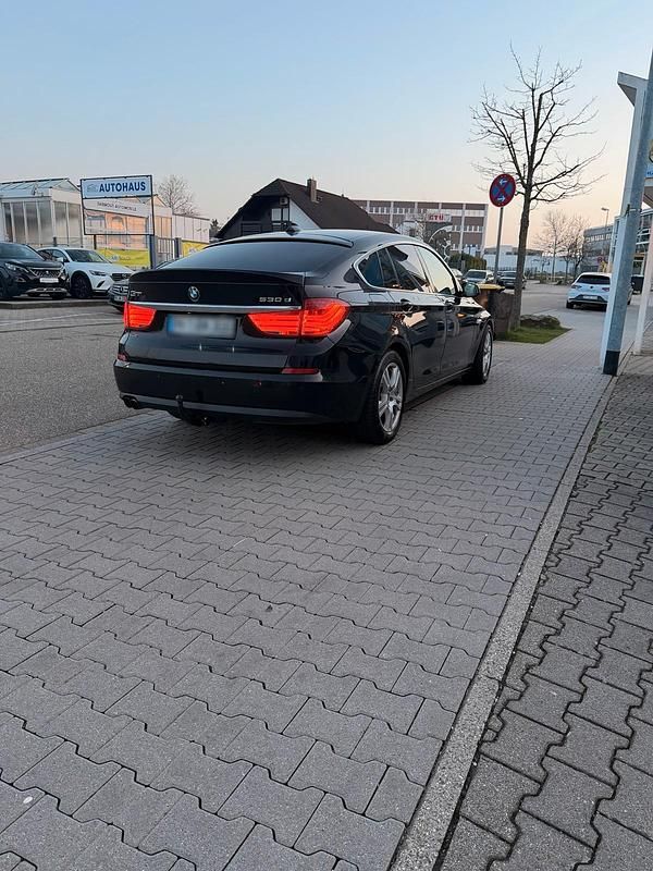 Gebraucht BMW 530 245 PS (180 kW) 2011 Schwarz Limousine