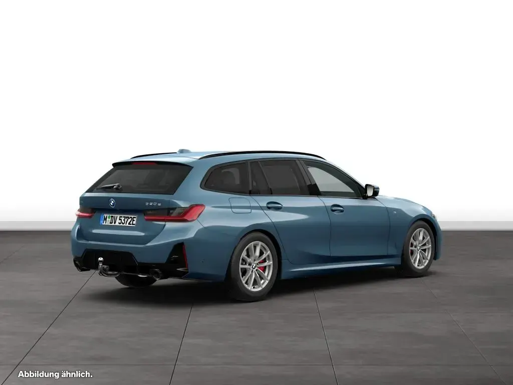 Gebraucht BMW 330e 292 PS (214 kW) 2025 Blau Kombi