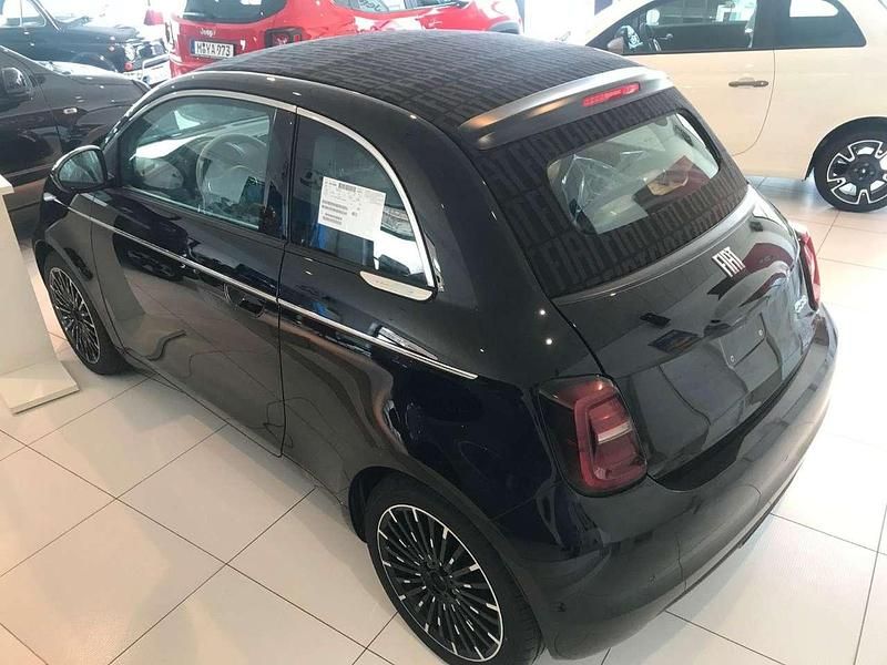 Gebraucht Fiat 500e La Prima 86 kW (118 PS) 2023 Schwarz Cabrio