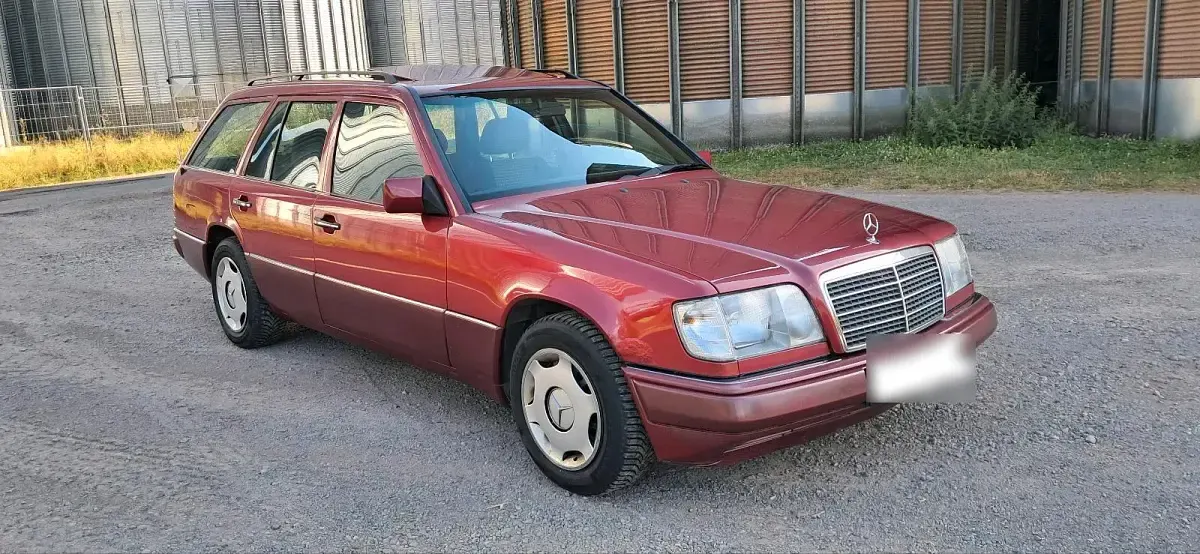Gebraucht Mercedes E200 136 PS (100 kW) 1994 Rot Kombi