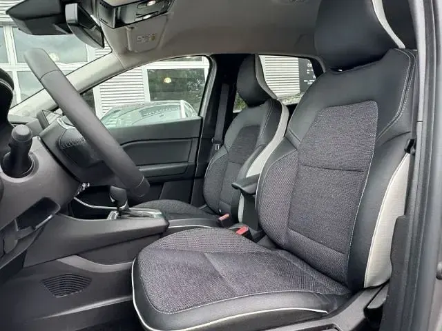 Gebraucht Renault Captur Techno 158 PS (116 kW) 2022 Grau SUV
