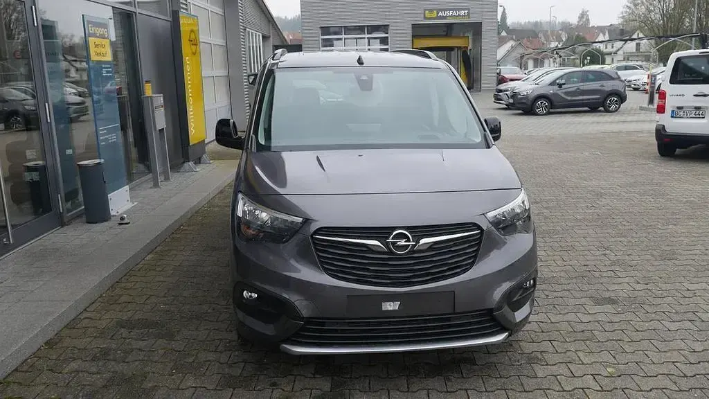 Używany Opel Combo-e Life Ultimate 100 kW (136 KM) 2025 Szary Sedan/Limuzyna