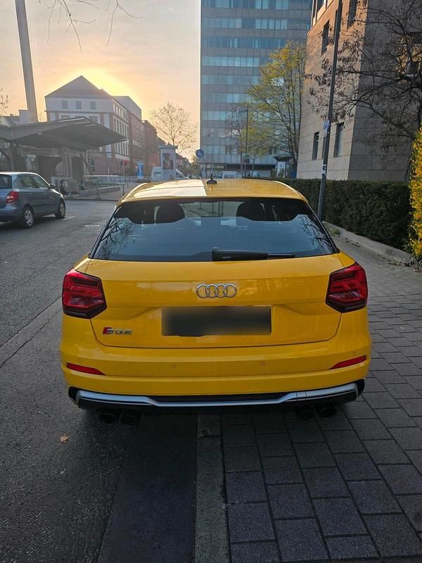 Gebraucht Audi SQ2 300 PS (220 kW) 2019 Gelb SUV