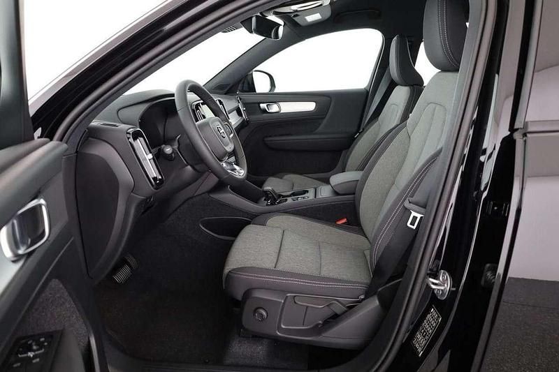 Schwarz Gebraucht 2025 Volvo XC40 Core SUV | 33.069 € (Superpreis) - Bild 1/4