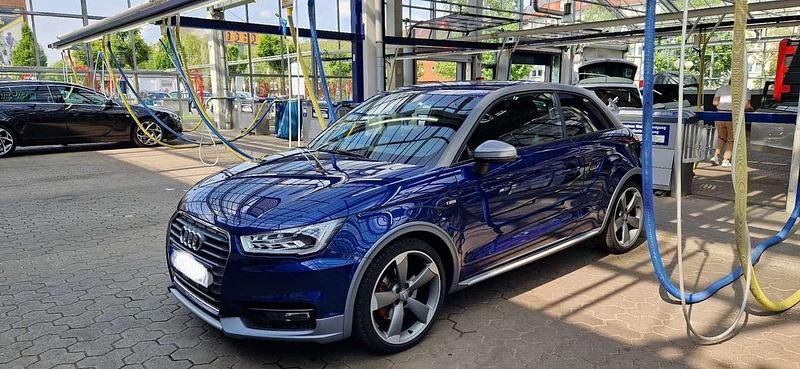Blau Gebraucht 2017 Audi A1 S-Line Kleinwagen | 14.200 € - Bild 1/4