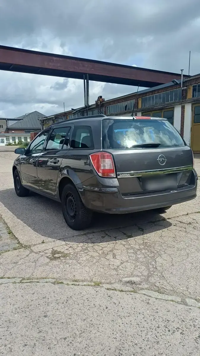 Gebraucht Opel Astra 90 PS (66 kW) 2009 Grau Kombi