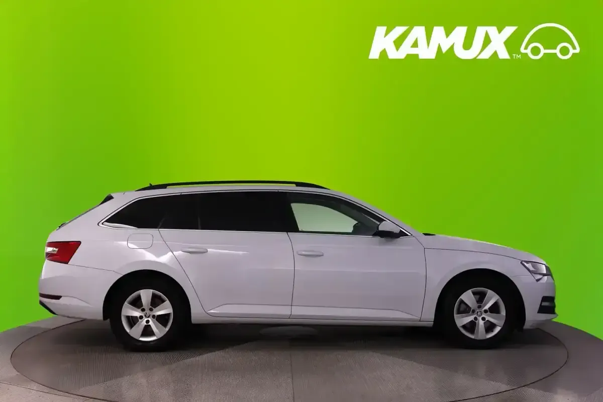 Gebraucht Skoda Superb 150 PS (110 kW) 2022 Weiß Kombi