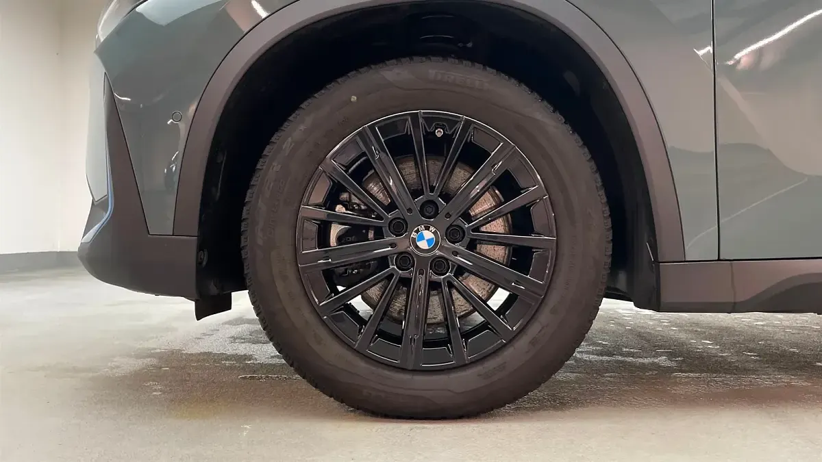 Gebraucht BMW iX1 Performance 225 kW (306 PS) 2023 Cape york grün metallic SUV