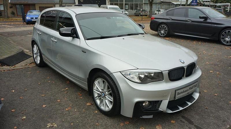 Silber Gebraucht 2009 BMW 116 Efficient Dynamics Kleinwagen | 3.950 € (Fairer Preis) - Bild 1/4