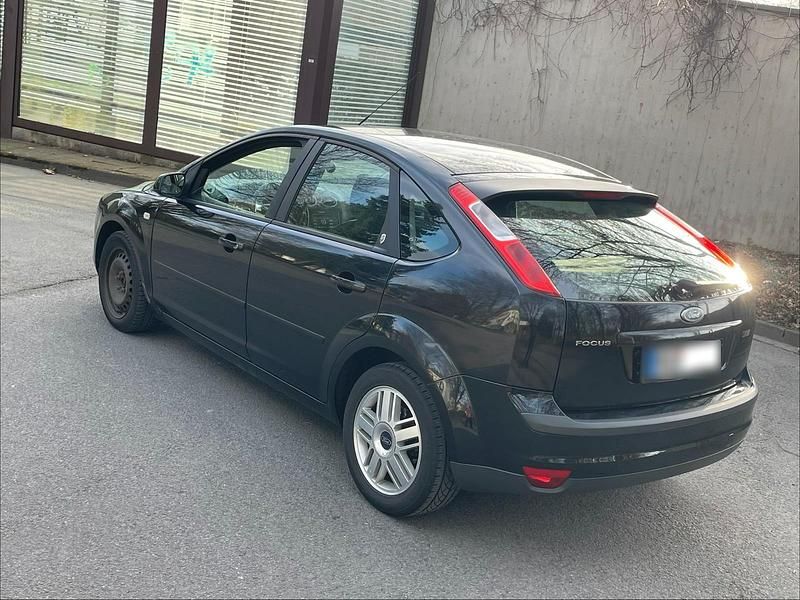 Gebraucht Ford Focus 101 PS (74 kW) 2005 Schwarz Limousine