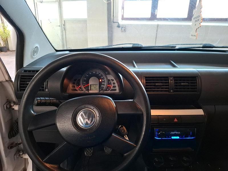 Gebraucht VW Fox 40 PS (29 kW) 2006 Weiß Kleinwagen